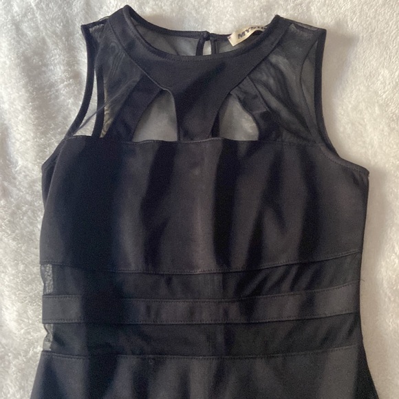 Winners - LBD with mesh and cutouts - Picture 3 of 3